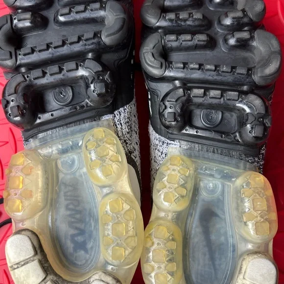 Nike Black and White Sneakers - Picture 6 of 7